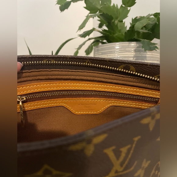 SOLD - Louis Vuitton trotteur bag - Picture 10 of 11